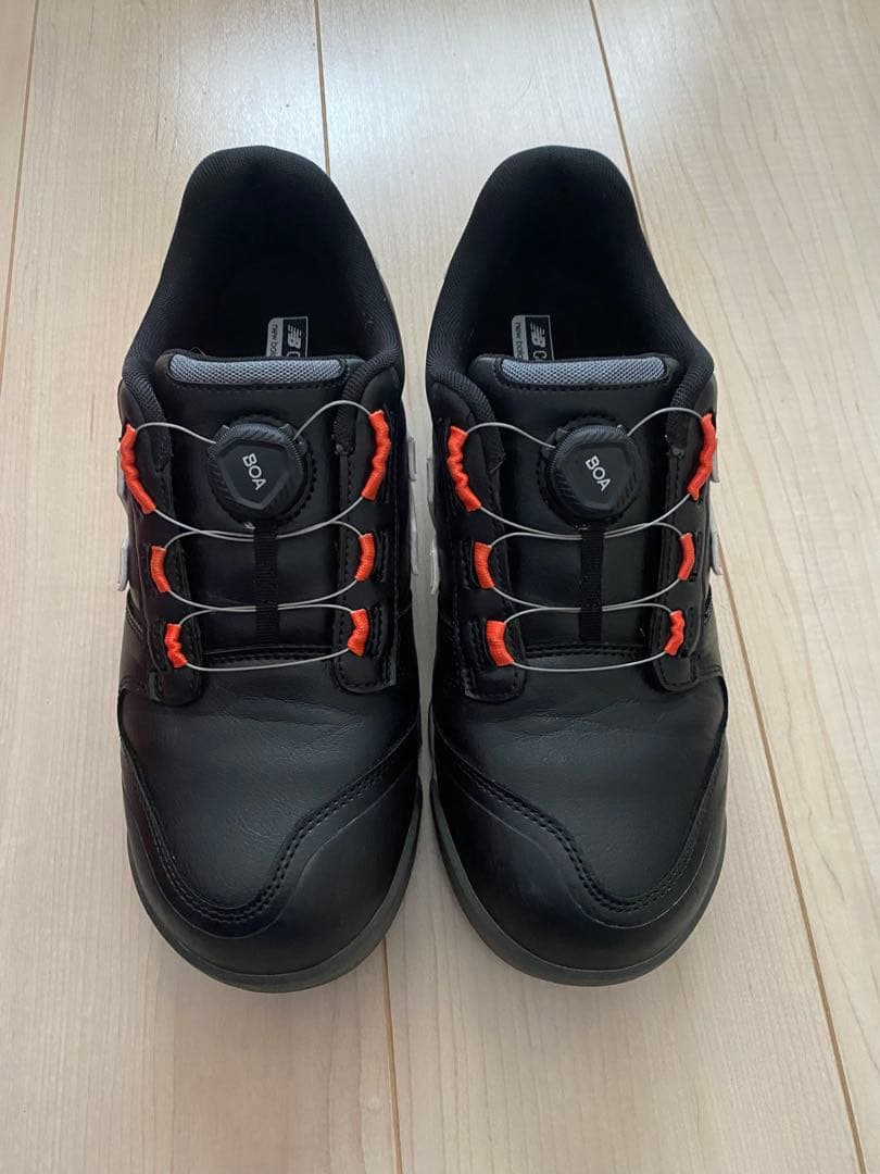 ニューバランスの安全靴中古良品。