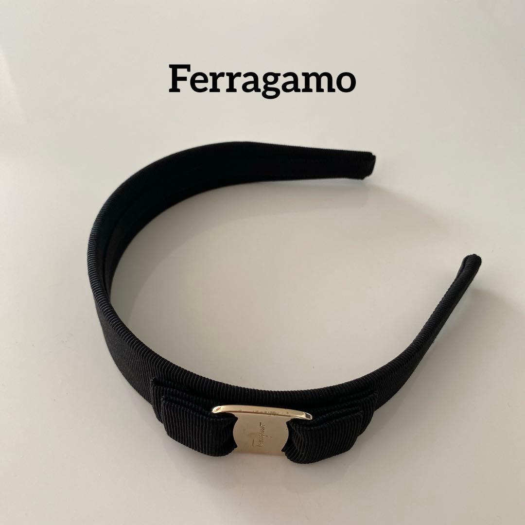 【Ferragamo】フェラガモ　カチューシャ　リボン　ブラック×ゴールド