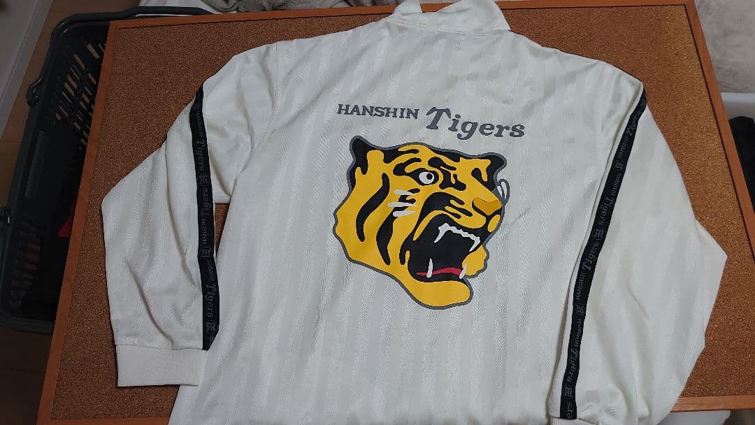 阪神タイガース ジャージ上下セット 【猛虎純白】サイズ→Ｍ