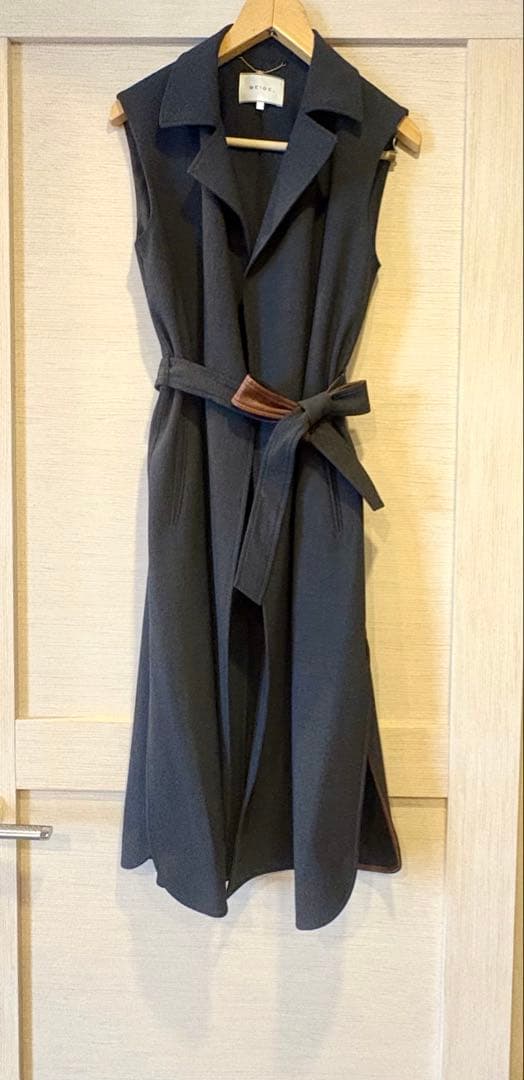 【AKKO様用】ブランド名　BEIGE／ダークグレー ジレ　サイズM