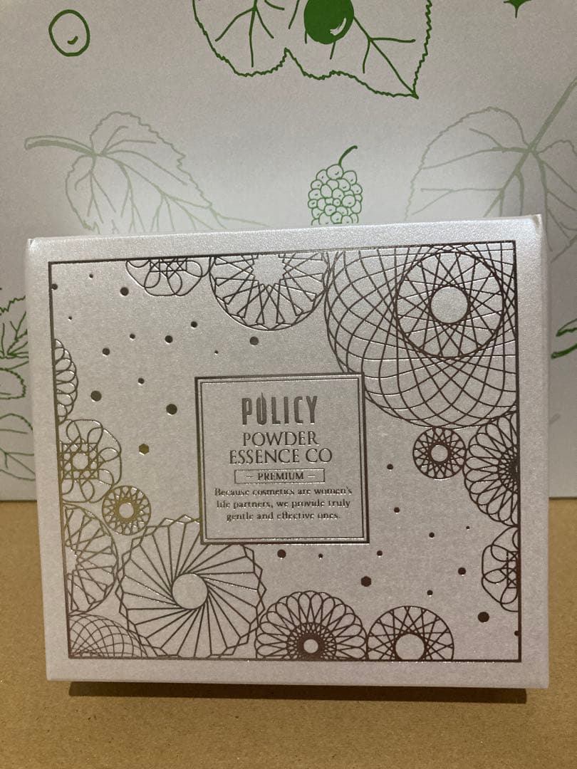 ポリシー　パウダーエッセンスCOプレミアム