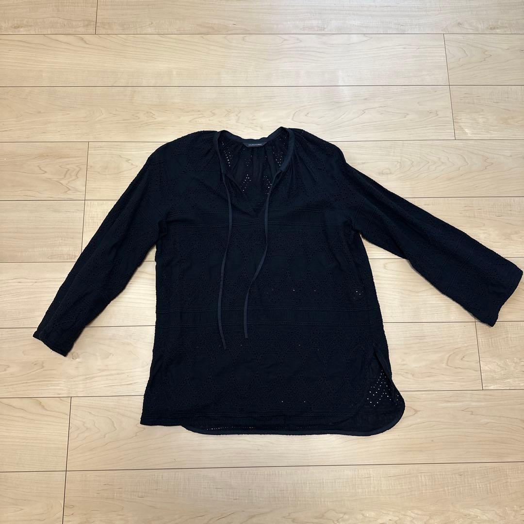 OUR スカラップレースの長め丈ブラウス