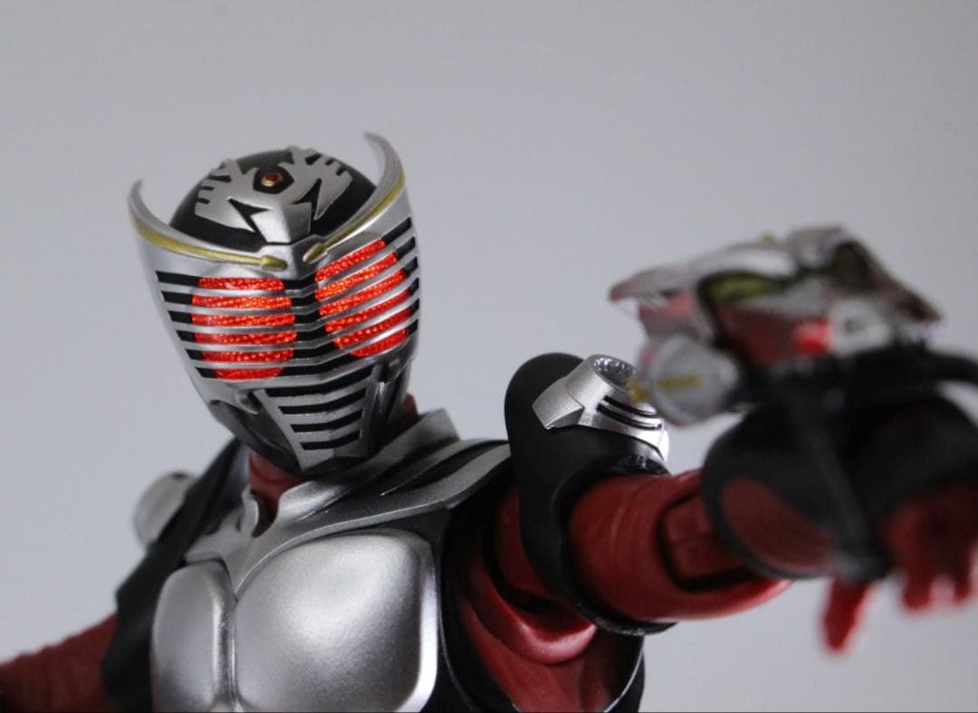 仮面ライダー 龍騎 LED ヘッド 真骨彫